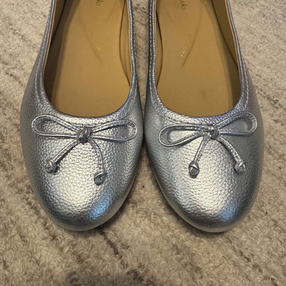 Excellent Condition Leather Metalic Silver Ballet Flat - Picture 2 of 6